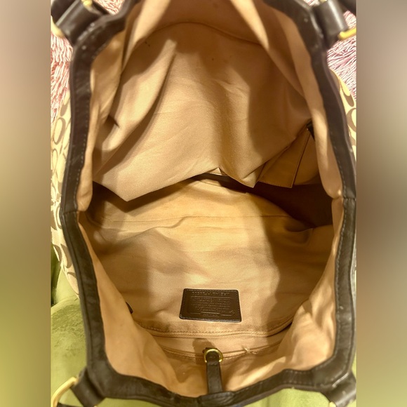 COACH: Monogram Purse - GUC - Picture 7 of 14